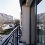 Modern 1-bedroom *