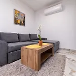 Modern 1-bedroom Filibe