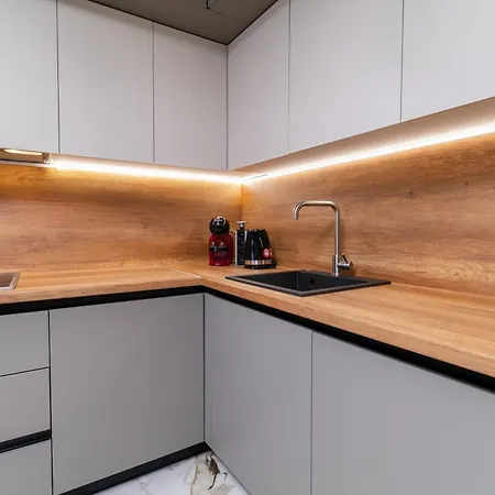 Modern 1-bedroom アパート
