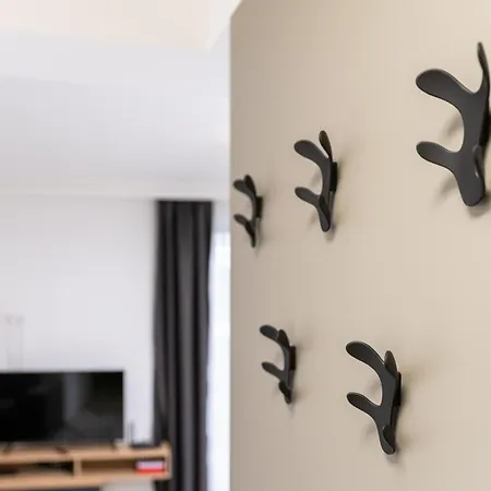 Апартаменты Modern 1-bedroom *